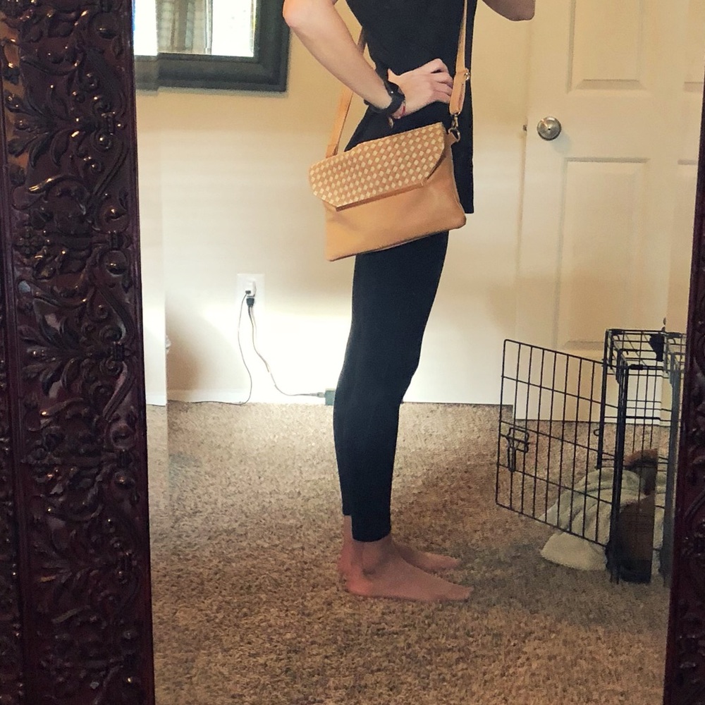 NWOT oversized clutch/crossbody! ❤️